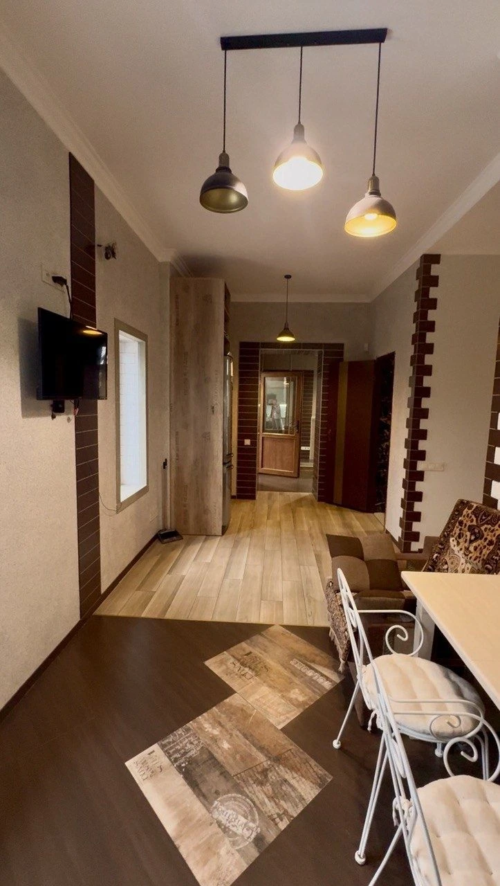 Продаж 2-поверх будинку, 149 кв.м, 4 сотки приват землі,Крем