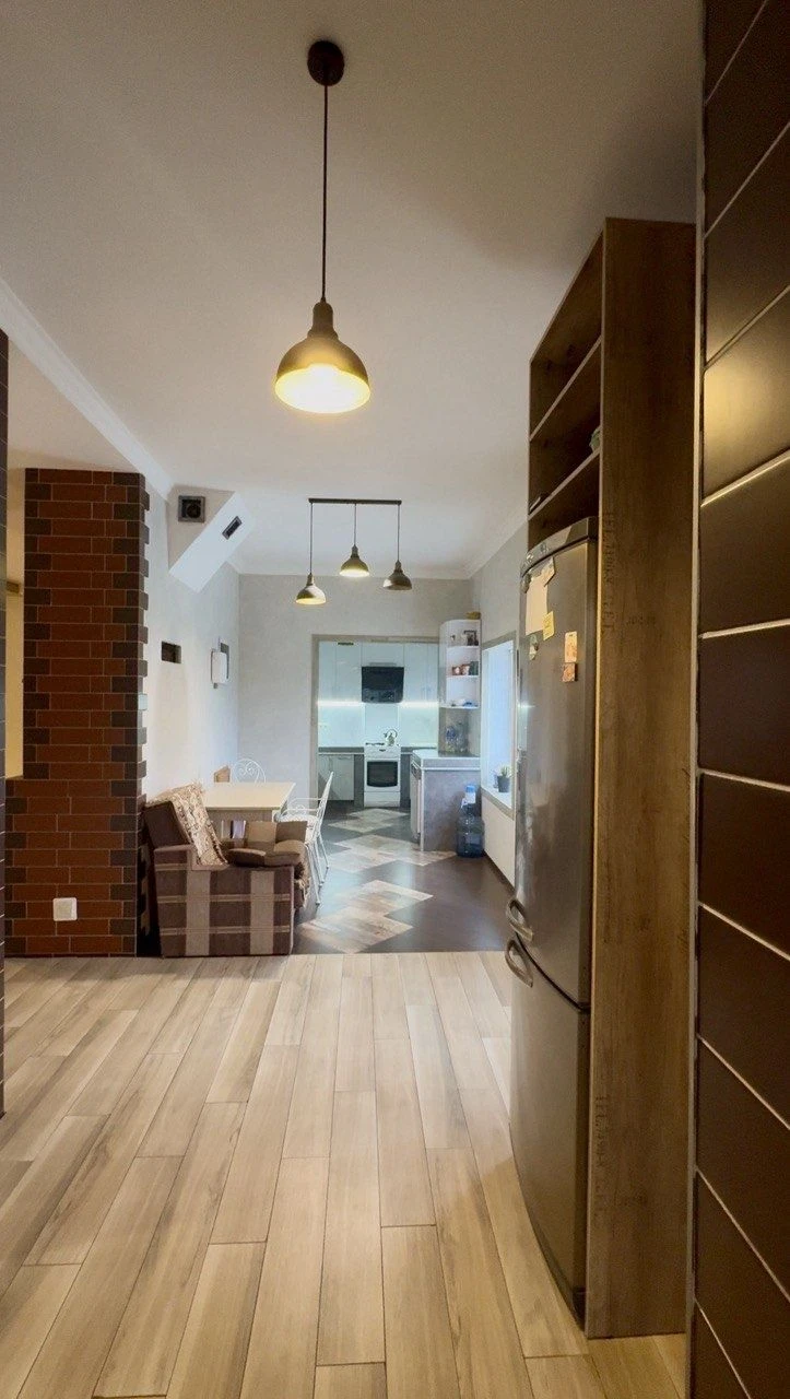 Продаж 2-поверх будинку, 149 кв.м, 4 сотки приват землі,Крем
