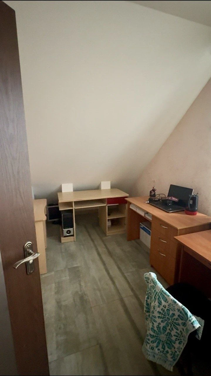 Продаж 2-поверх будинку, 149 кв.м, 4 сотки приват землі,Крем