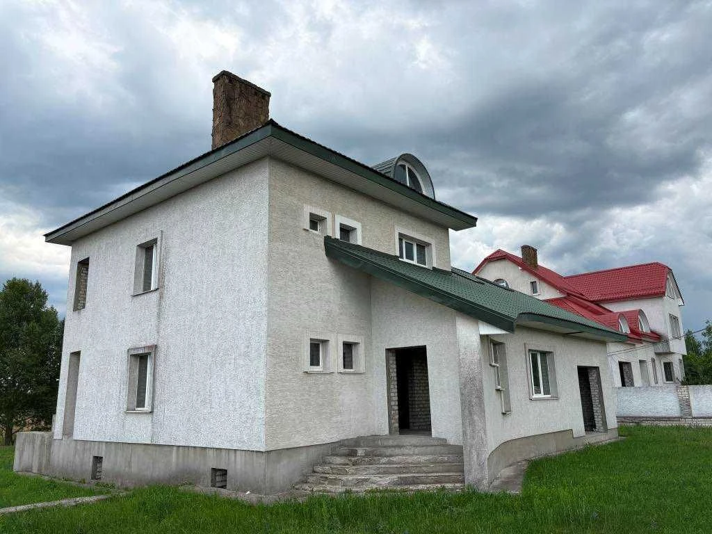 Продам будинок в Кривушах. Поруч хвойний ліс і річка Дніпро.