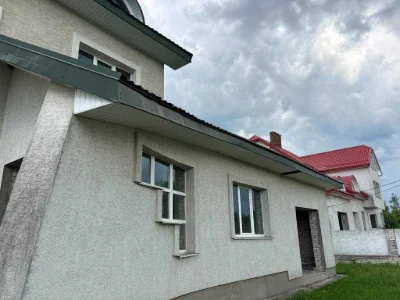Продам будинок в Кривушах. Поруч хвойний ліс і річка Дніпро.