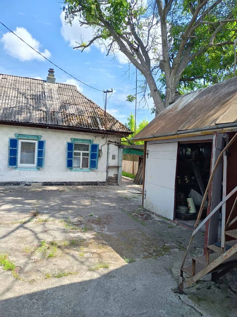 Частина будинку з 50 сотками землі, вул. Богдана Хмельницько