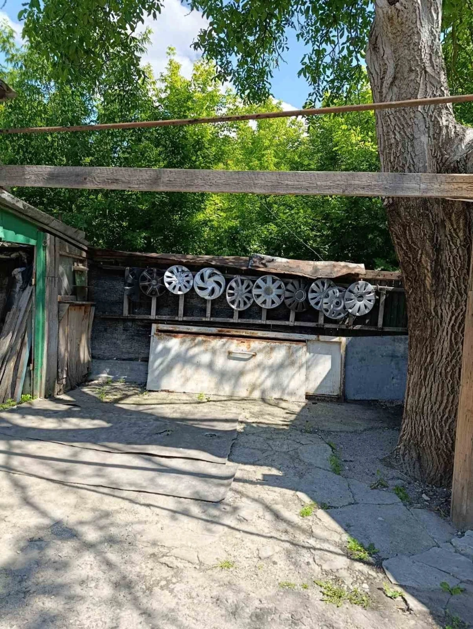 Частина будинку з 50 сотками землі, вул. Богдана Хмельницько