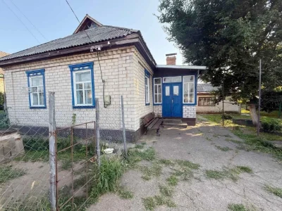 Продам будин в центрі с.Піщане
