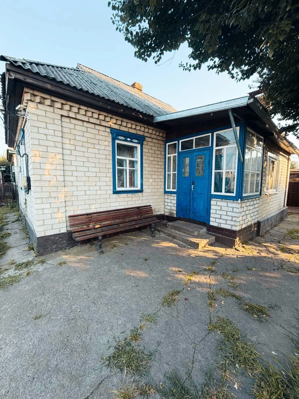 Продам будин в центрі с.Піщане