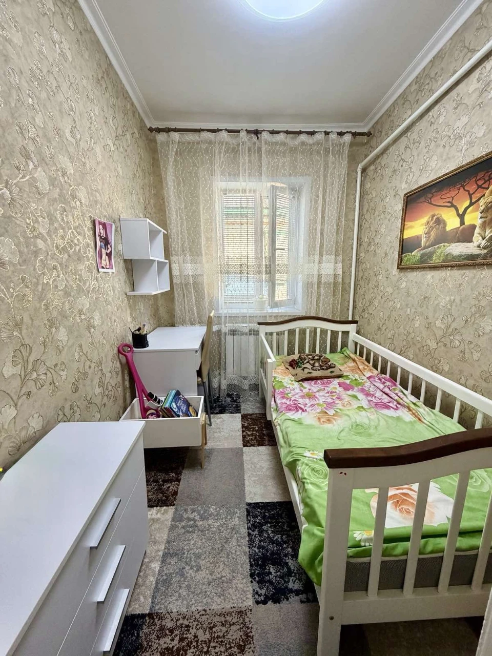 Продам будин в центрі с.Піщане