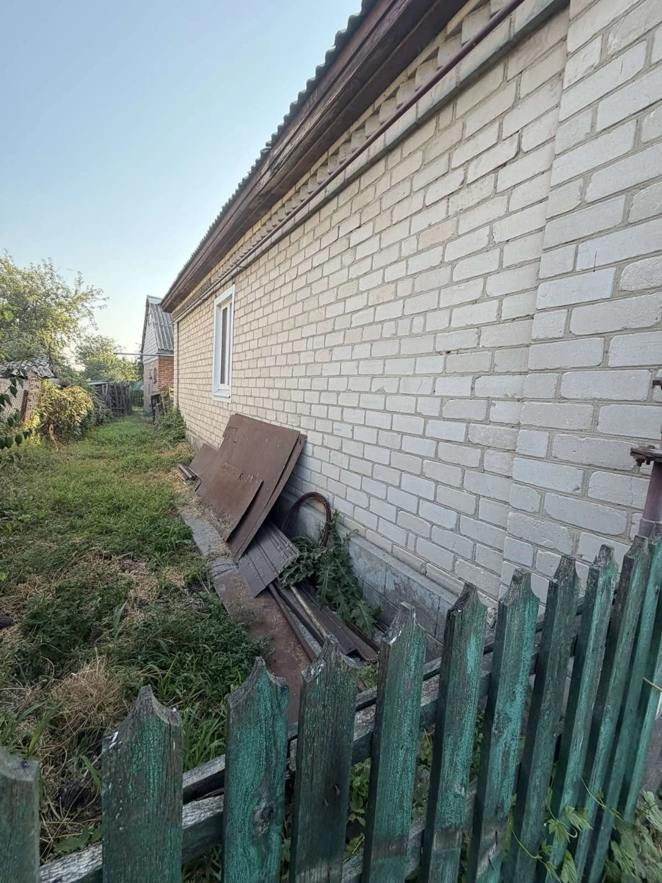 Продам будин в центрі с.Піщане