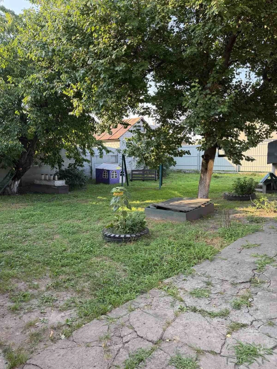 Продам будин в центрі с.Піщане