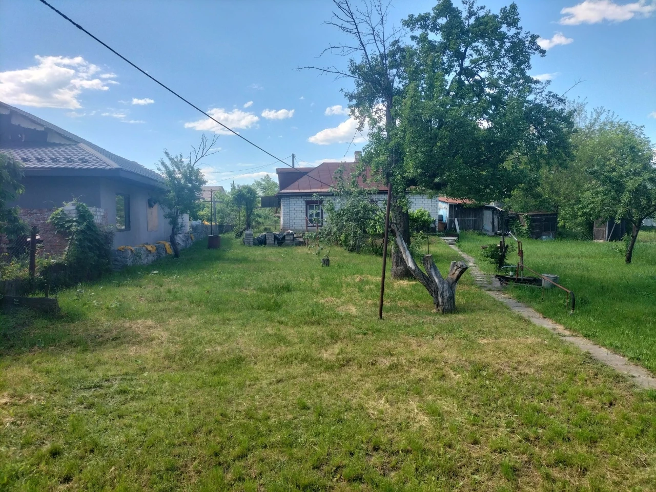 Продаж будинку в Крюкові