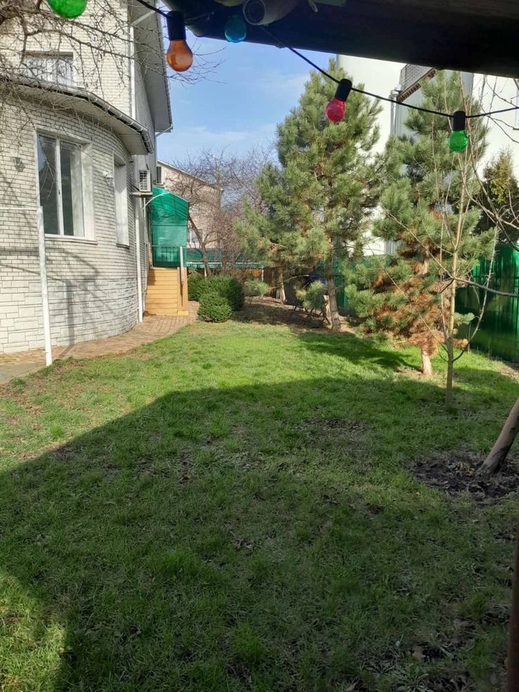 Центр Продаж 3-х поверхового будинку для родини в Кременчуці