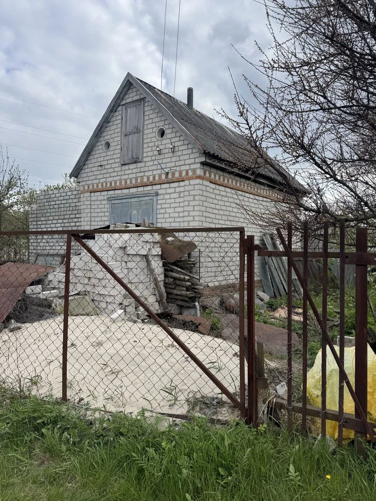 Сертифікат, продаж дачного будинку з документами.