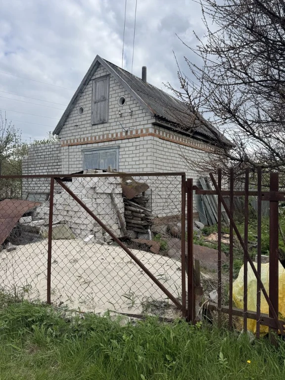 Сертифікат, продаж дачного будинку з документами.