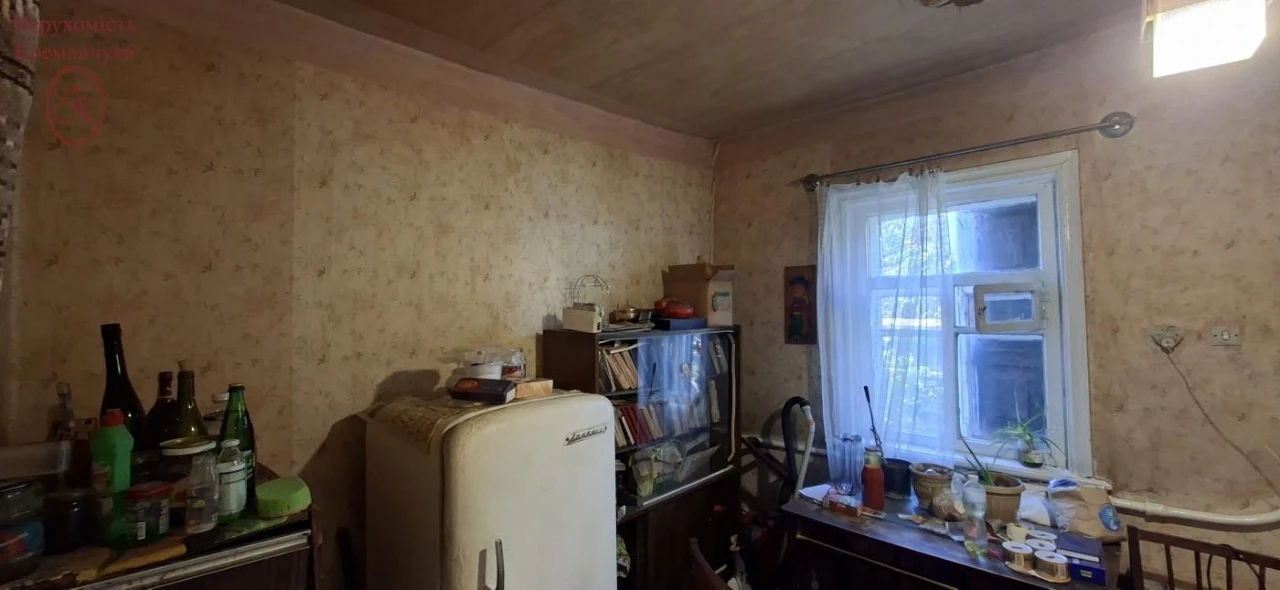 Продам будинок  по Леонова.