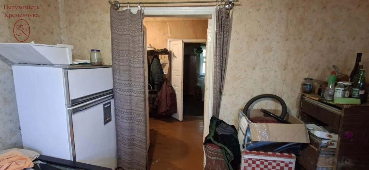 Продам будинок  по Леонова.