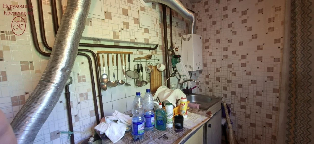 Продам будинок  по Леонова.