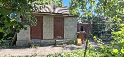 Продам будинок  по Леонова.