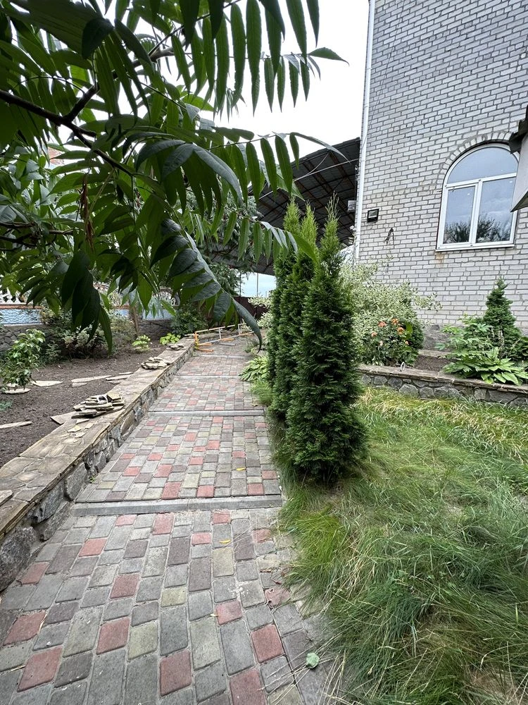 Приватний 2х поверховий будинок у місті р-н Петрівка