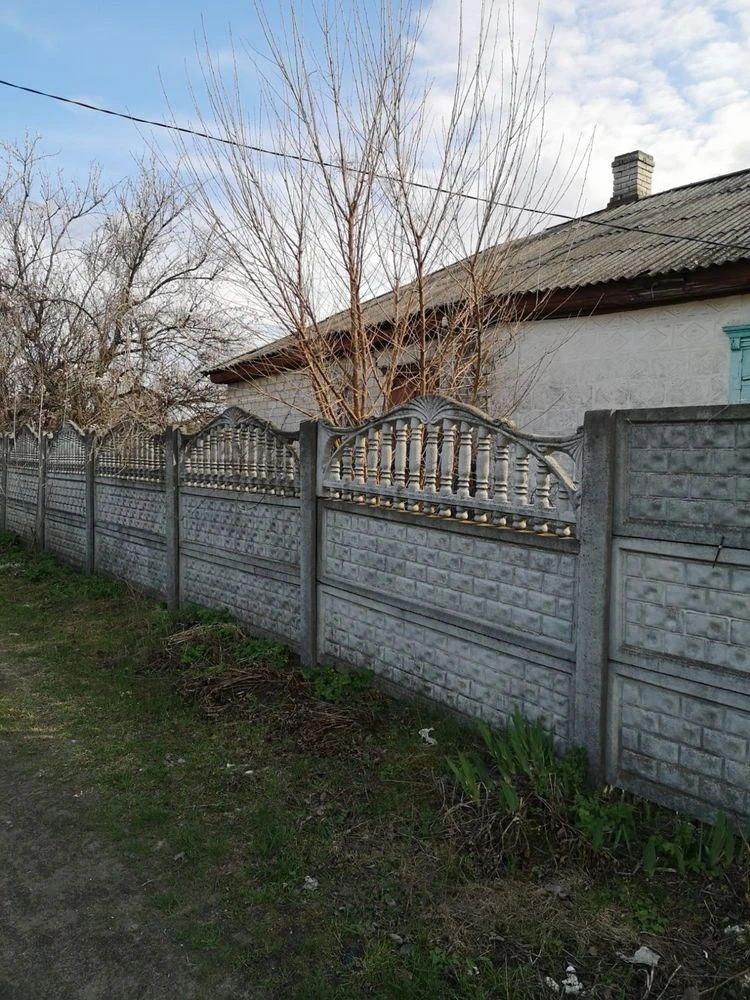 Продам частину будинку з окремим  подвірʼям КРЮКІВ