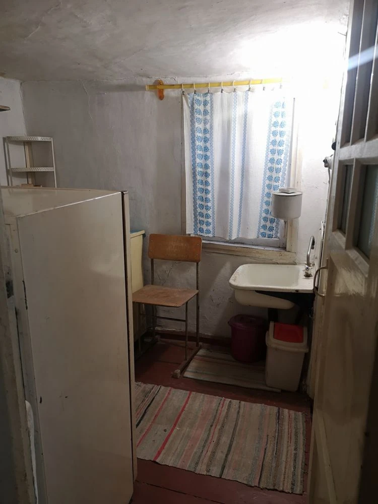 Продам частину будинку з окремим  подвірʼям КРЮКІВ