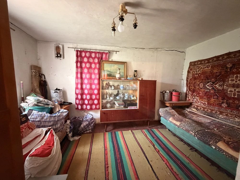 Продам частину будинку з окремим  подвірʼям КРЮКІВ