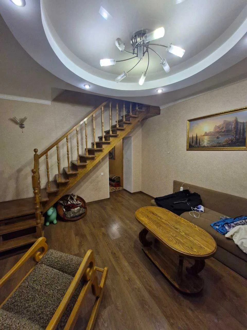 Продам приватну садибу з готовим бізнесом у сфері перетяжки
