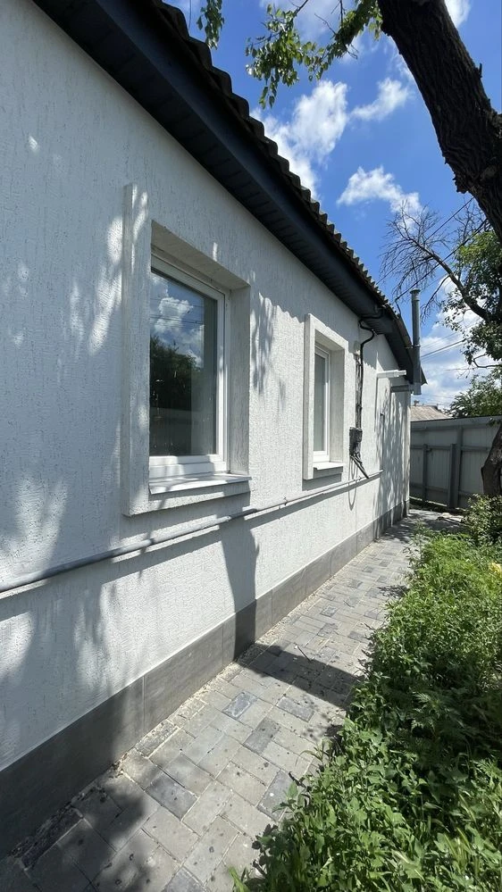 Продаж будинку на третьому занасипу.