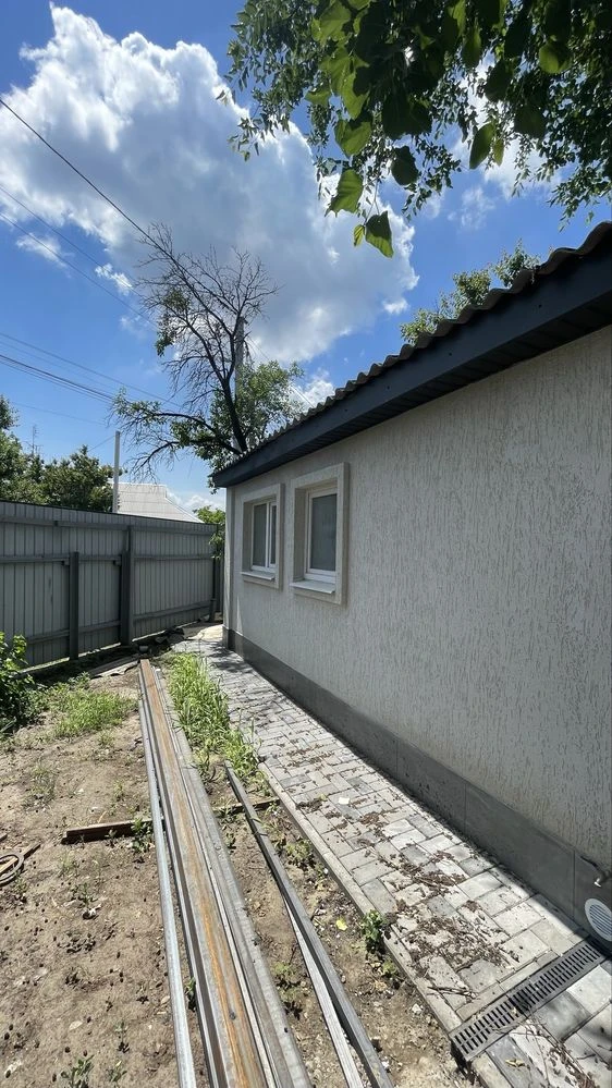 Продаж будинку на третьому занасипу.