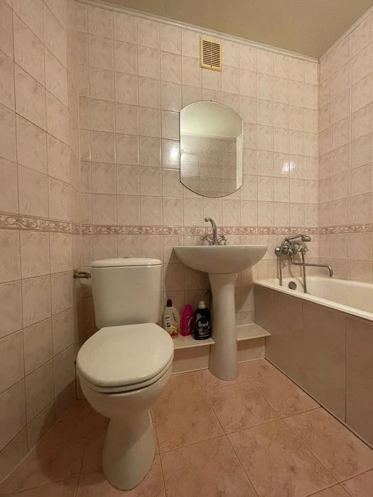 Pavlovo Pole. Three-room apartment for sale.