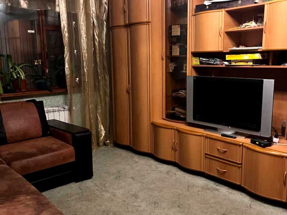 Будинок. Буча, Південна