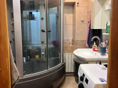 Будинок. Буча, Південна