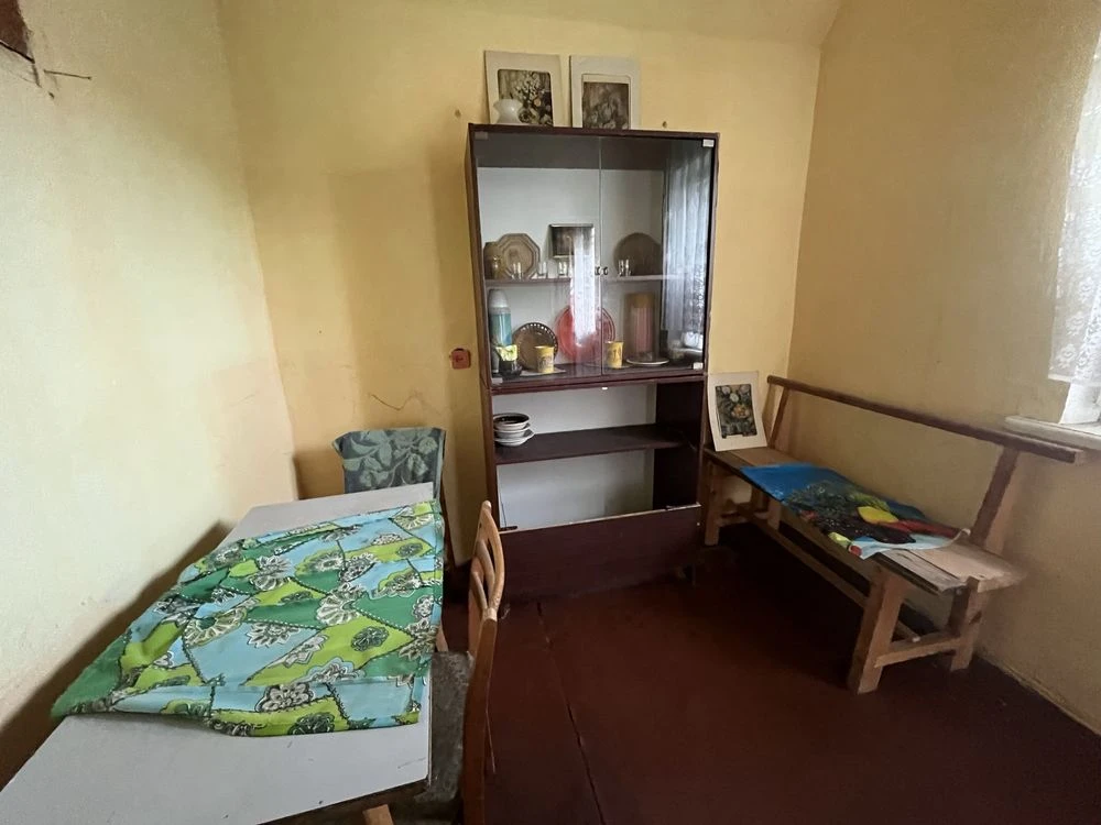 Продаж будинку з ділянкою