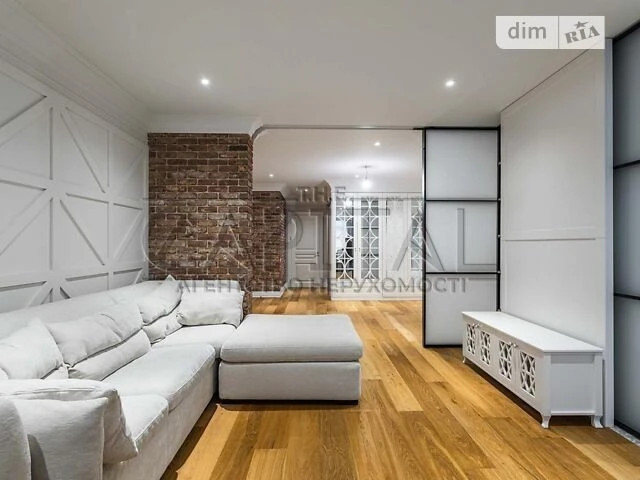 Sale of 3-room apartment 123 sq. m on Mytropolyta Vasylya Lypk St.