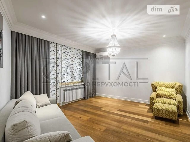 Sale of 3-room apartment 123 sq. m on Mytropolyta Vasylya Lypk St.