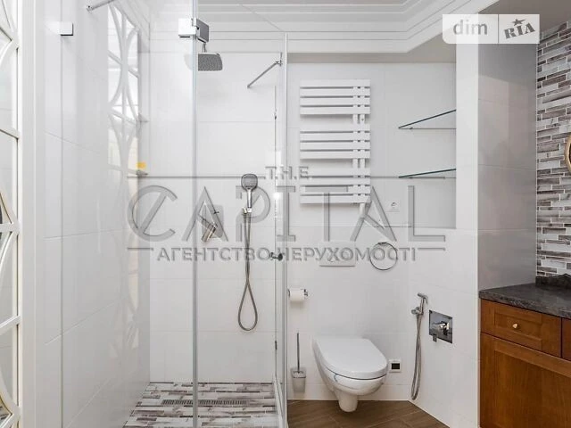 Sale of 3-room apartment 123 sq. m on Mytropolyta Vasylya Lypk St.