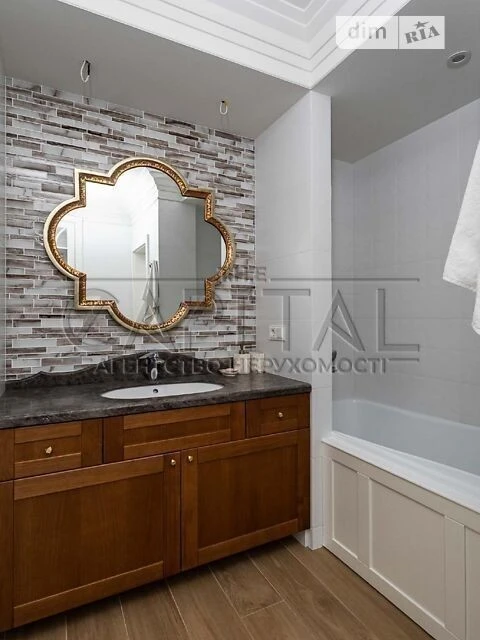 Sale of 3-room apartment 123 sq. m on Mytropolyta Vasylya Lypk St.