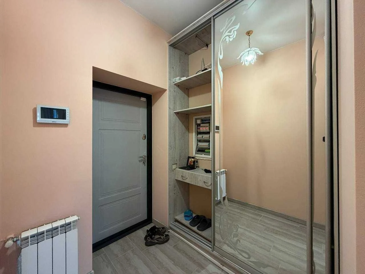Таунхаус с ремонтом 90 м² в Буче | Энергонезависимый дом с с