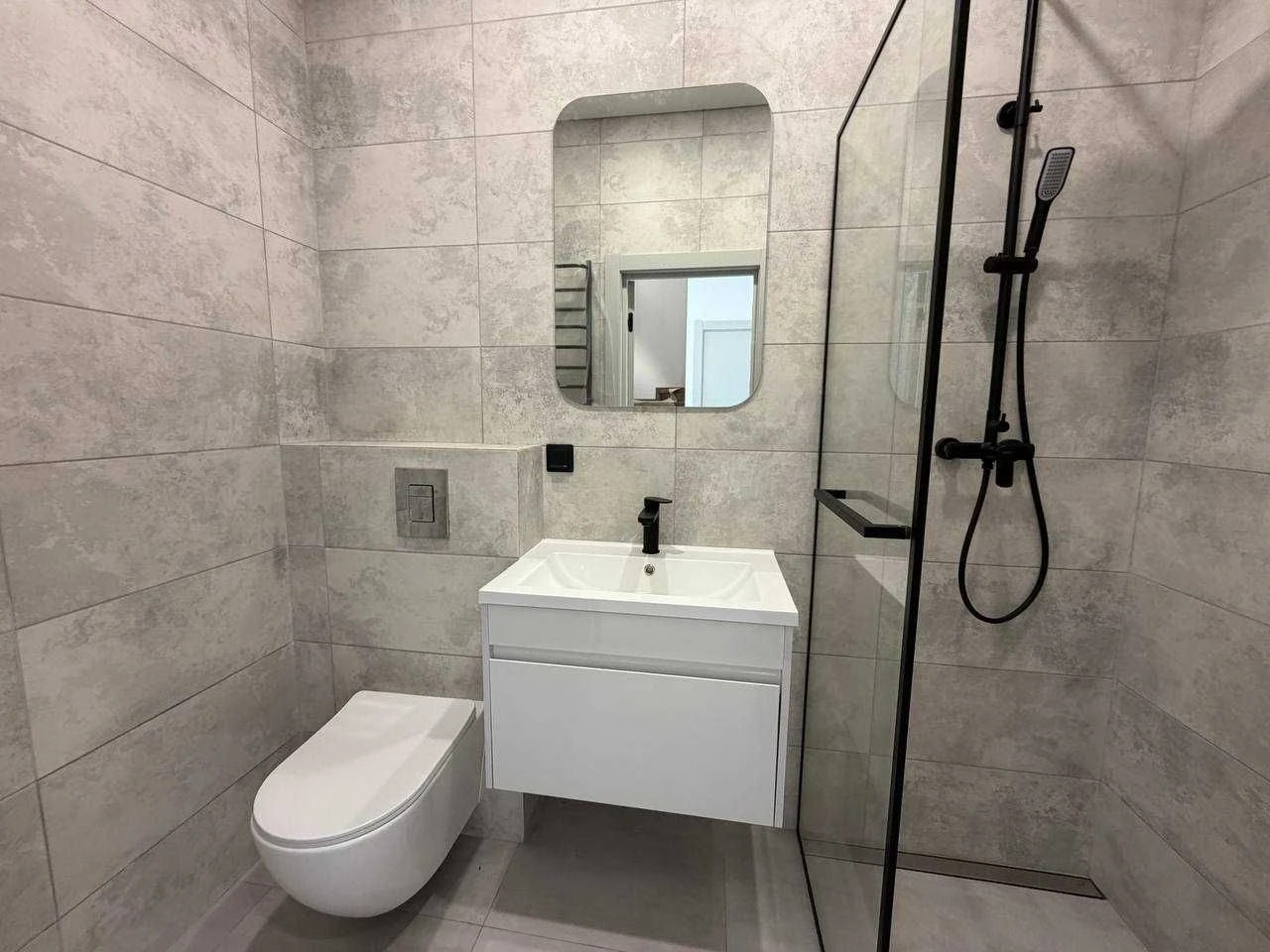 Таунхаус с ремонтом 100 м², участком 1,5 сотки, центральными
