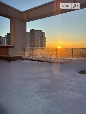 Sale of 3-room apartment 172 sq. m on Obolonskyi street, PR-T district