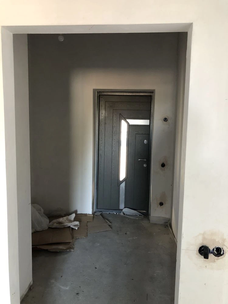 Сучасний 3-к будинок з терасою у м. Буча (вул. Котляревськог