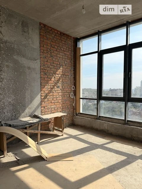 Sale of 3-room apartment 154 sq. m. on Andriy Verkhoglyada St. 11B •