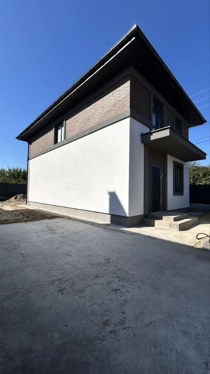 Будинок у Бучі: 125 м², 4 кімнати, газ і центральні комуніка