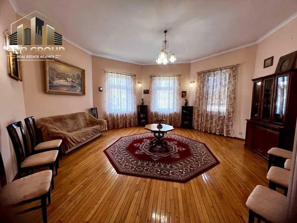 Продажа 4-х этажного особняка 800м2, ул. Филиппа Орлика, Буч