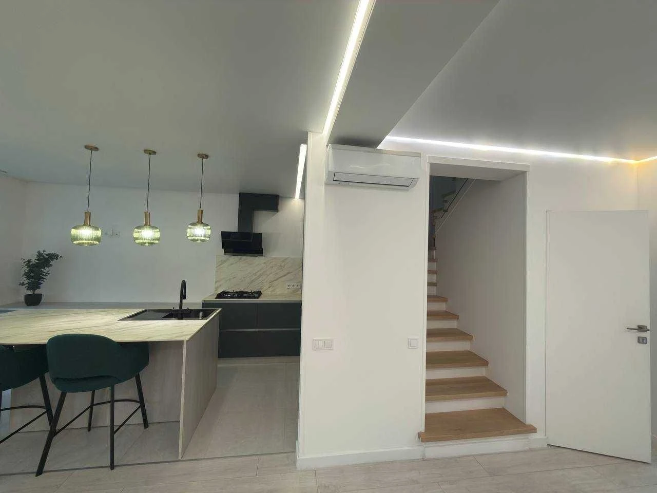Продаж кутового таунхаусу в Лісовій Бучі, 155 м² комфорту, п