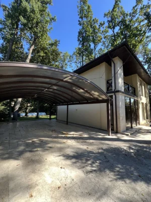 Продаж будинку 220 м² з басейном та джакузі,Ділянка 10 соток