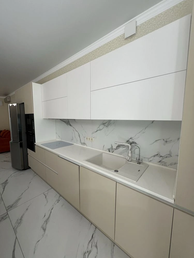 Продаж будинку 220 м² з басейном та джакузі,Ділянка 10 соток