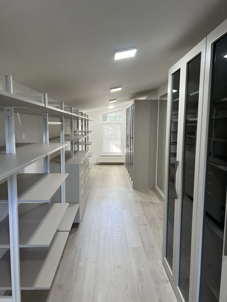 Продаж будинку 220 м² з басейном та джакузі,Ділянка 10 соток