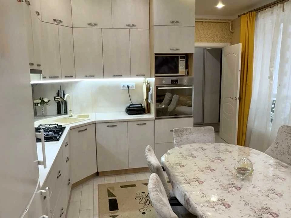 Будинок. Буча, Вишнева вул.