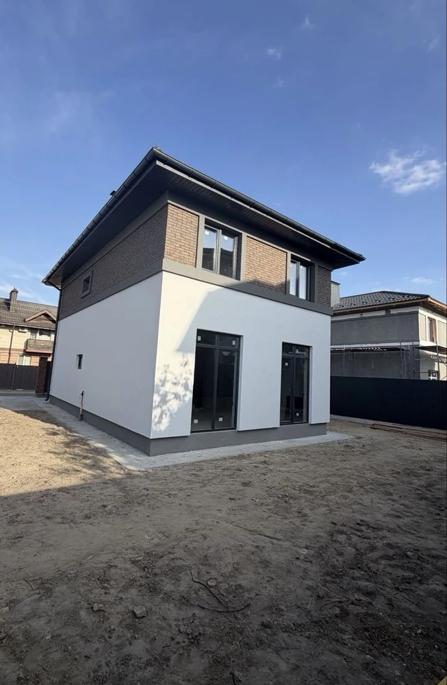 Продаж будинку в ЦЕНТРІ Бучі! Газ, центральні комунікації !