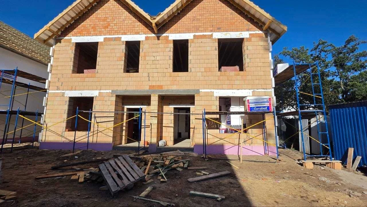 Продаж дуплексу в лісовій частині Бучі з центральними комуні