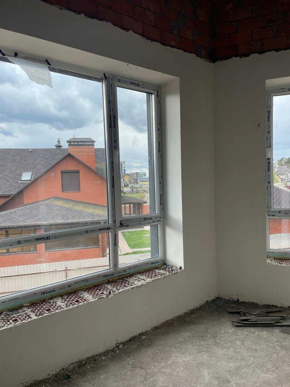 Продам таунхаус в центральній частині Бучі з виконаною штука